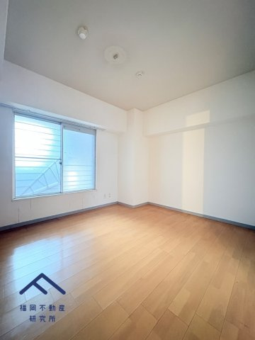 ロワールマンションアール春日の洋室