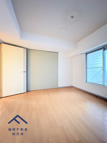 ロワールマンションアール春日の洋室