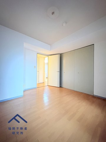ロワールマンションアール春日の洋室