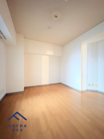 ロワールマンションアール春日の洋室