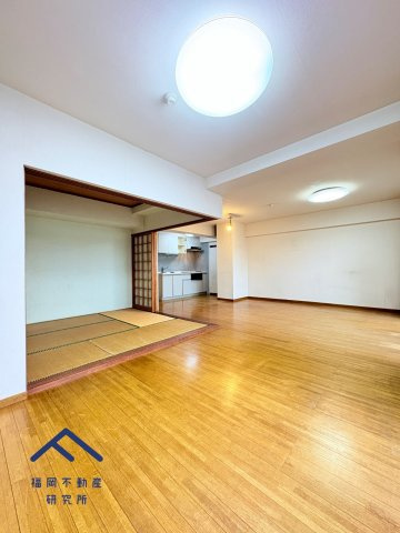 ロワールマンションアール春日の居間・リビング