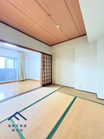 ロワールマンションアール春日の洋室