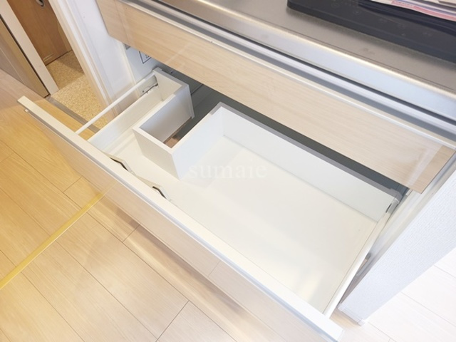 IKEZAWAビルのキッチン|キッチン下部の収納です☆