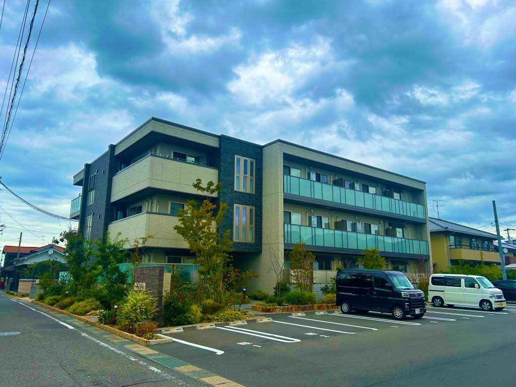 ガーデンズ ヒモリの外観