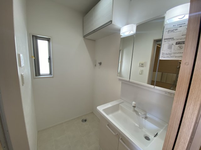 恩多町5丁目　中古戸建の独立洗面台