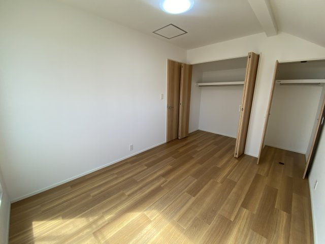 恩多町5丁目　中古戸建の洋室