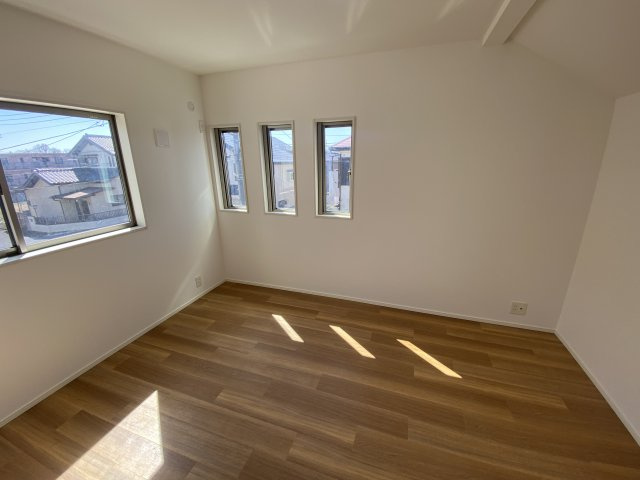 恩多町5丁目　中古戸建の洋室