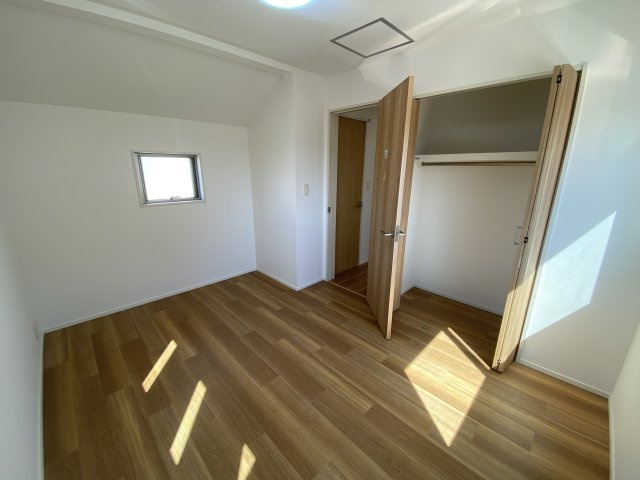 恩多町5丁目　中古戸建の洋室