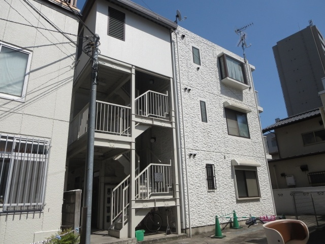 クリスタル和幸の外観