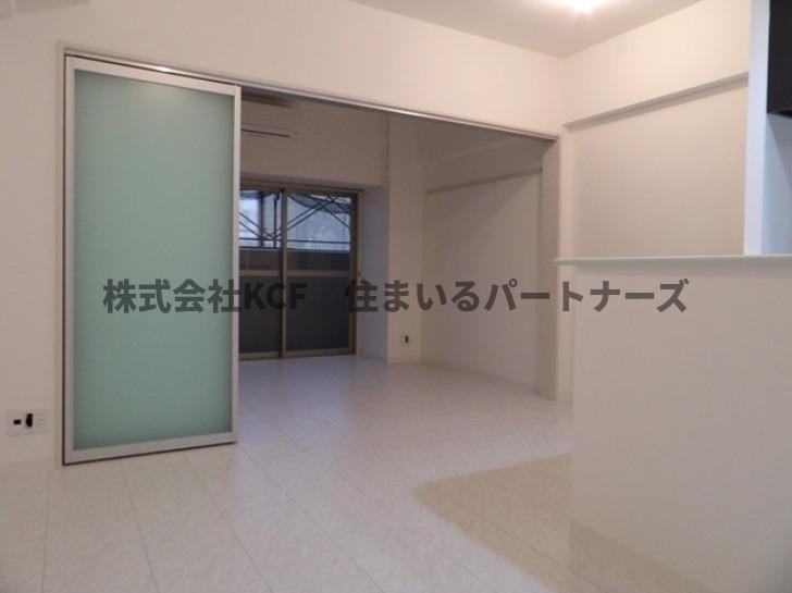 リッツ・アヴェニューの居間・リビング|ゆったり過ごせるリビングです