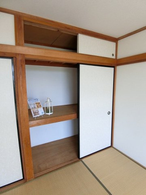 【収納】 | シェルブルー千代ヶ丘 | ※参考写真※和室6帖のお部屋にある押入れです！押入れはかさばるお布団や季節のお洋服を収納するのに便利！