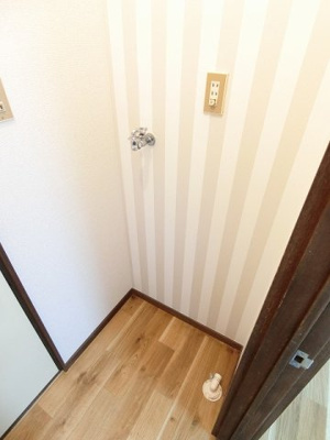 【設備】 | シェルブルー千代ヶ丘 | ※参考写真※トイレ横にある室内洗濯機置き場です♪室内に置けるので洗濯機が傷みにくい☆
