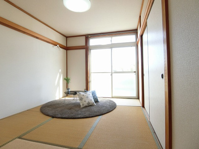 【和室】 | シェルブルー千代ヶ丘 | ※参考写真※南東向き和室6帖☆バルコニーに繋がる落ち着くお部屋です！赤ちゃんのごろごろやハイハイはやっぱり和室がよかったりします♪