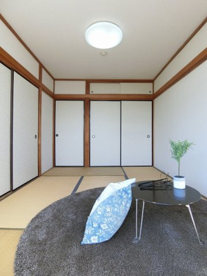 【寝室】 | シェルブルー千代ヶ丘 | ※参考写真※南東向き和室6帖☆押入れがあります♪寝具をすっきり収納できるので和室は寝室にもオススメ☆
