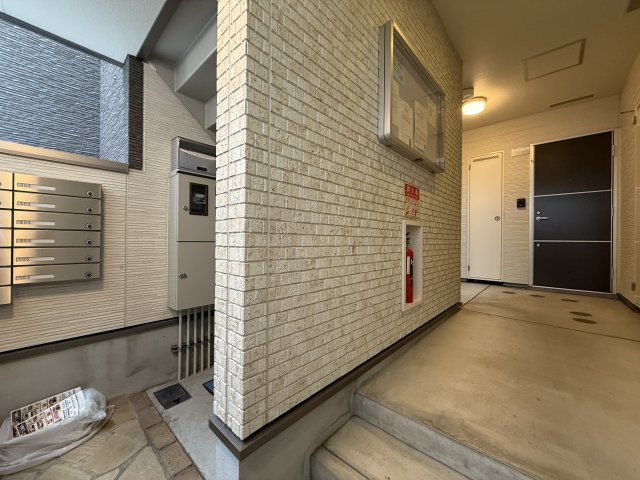 フジパレス山之内Ⅱ番館のエントランス