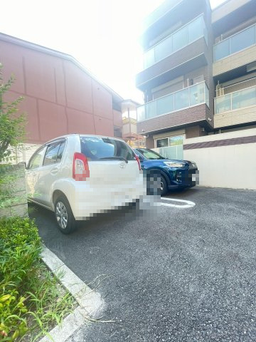 ＳｈａＭａｉｓｏｎ　Ｋ．Ｈａｒｕｋａの駐車場|浴室で洗濯物を乾燥させることができます。