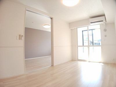 【居間・リビング】 | エピソードⅠ | こちらのリビングで趣味の時間をお楽しみください