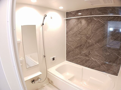 【浴室】 | エピソードⅠ | 落ち着いた空間のお風呂です