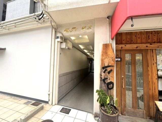 サムティ青木のエントランス