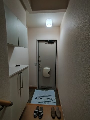 【玄関】 | ルリール学園南館