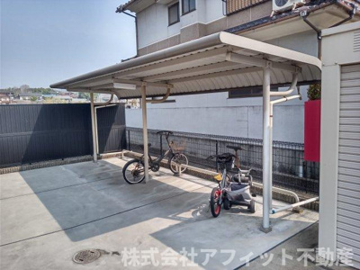 【その他共用部分】 | セピアローズ | 屋根付き駐輪場