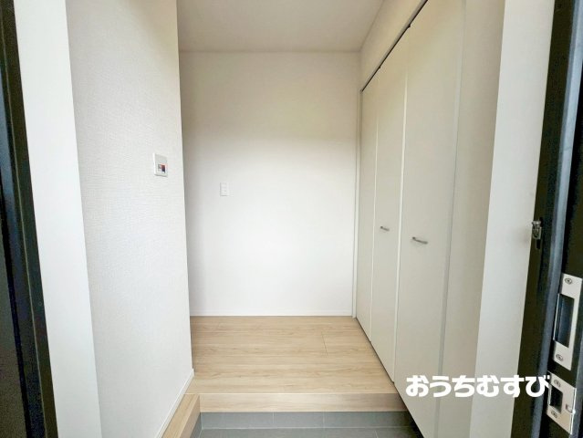 春日井市上条町9丁目(全4棟)の玄関