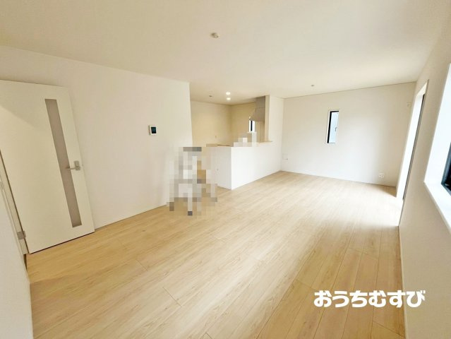 春日井市上条町9丁目(全4棟)の居間・リビング