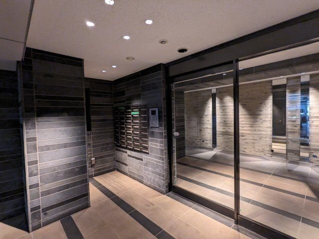 ハーモニーレジデンス田町のエントランス