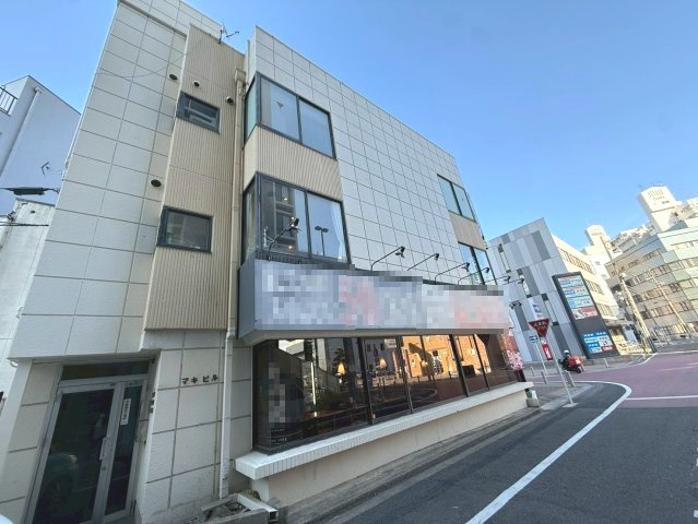 マキビルの外観