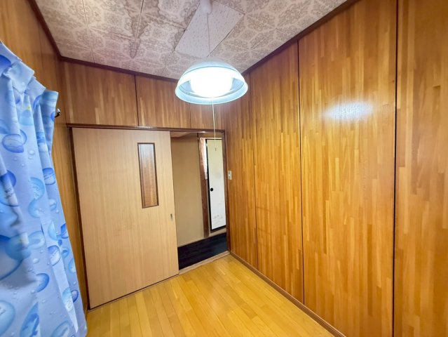 黒原新町戸建　賃貸の洋室|使い勝手のいい洋室です