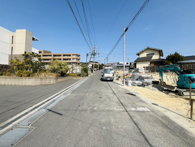 知多市巽が丘四丁目371番の一部『仲介手数料無料』新築戸建ての前面道路含む現地写真