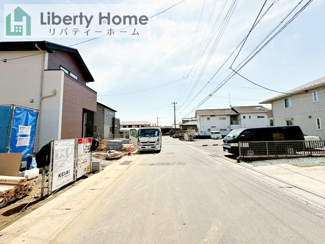 土浦市木田余1期　新築戸建　4号棟の前面道路含む現地写真