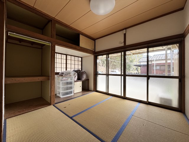【和室】 | 大牟田市歴木 | ☆2面採光・南向きで明るい4.5帖の和室！☆収納付き！☆
