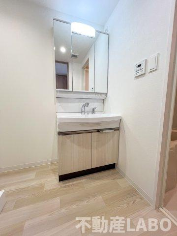 アドバンス大阪クラージュの洗面所