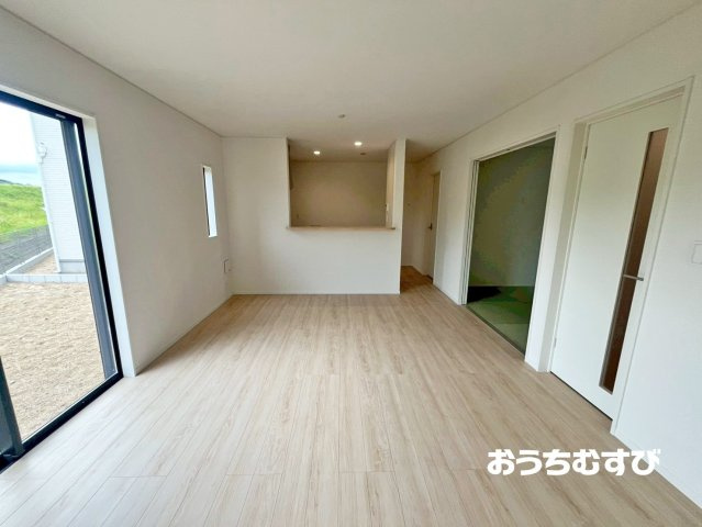 春日井市上条町9丁目(全4棟)の居間・リビング