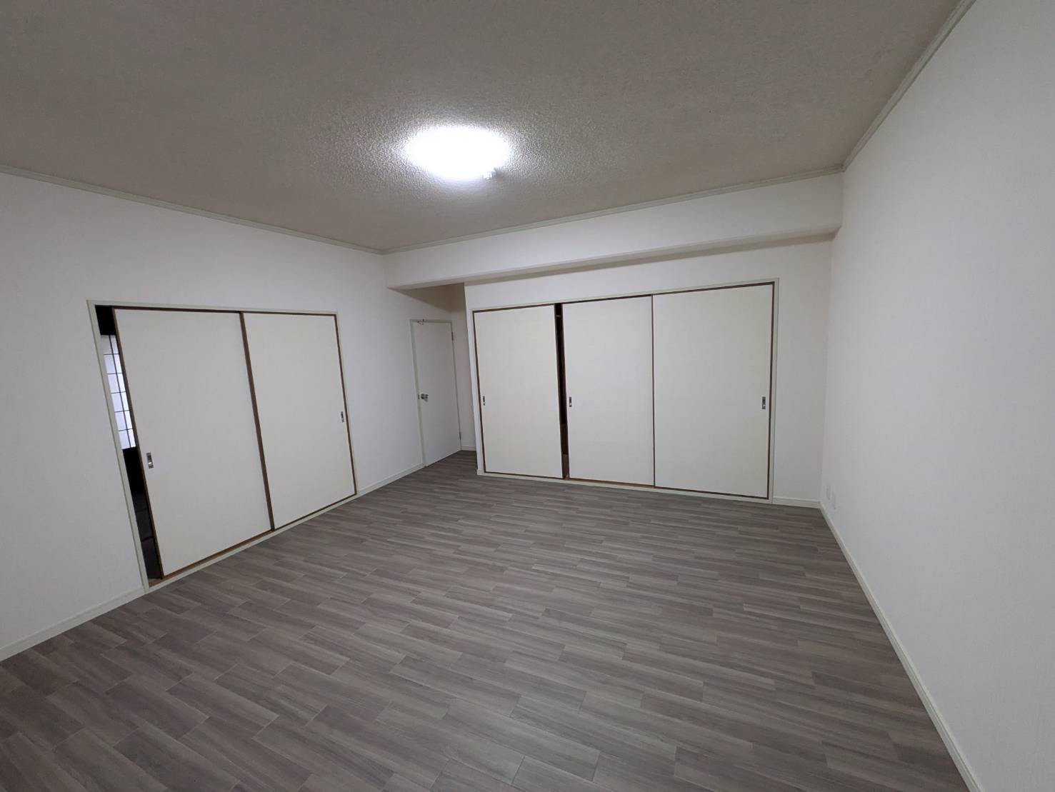 シャトー明石の居間・リビング