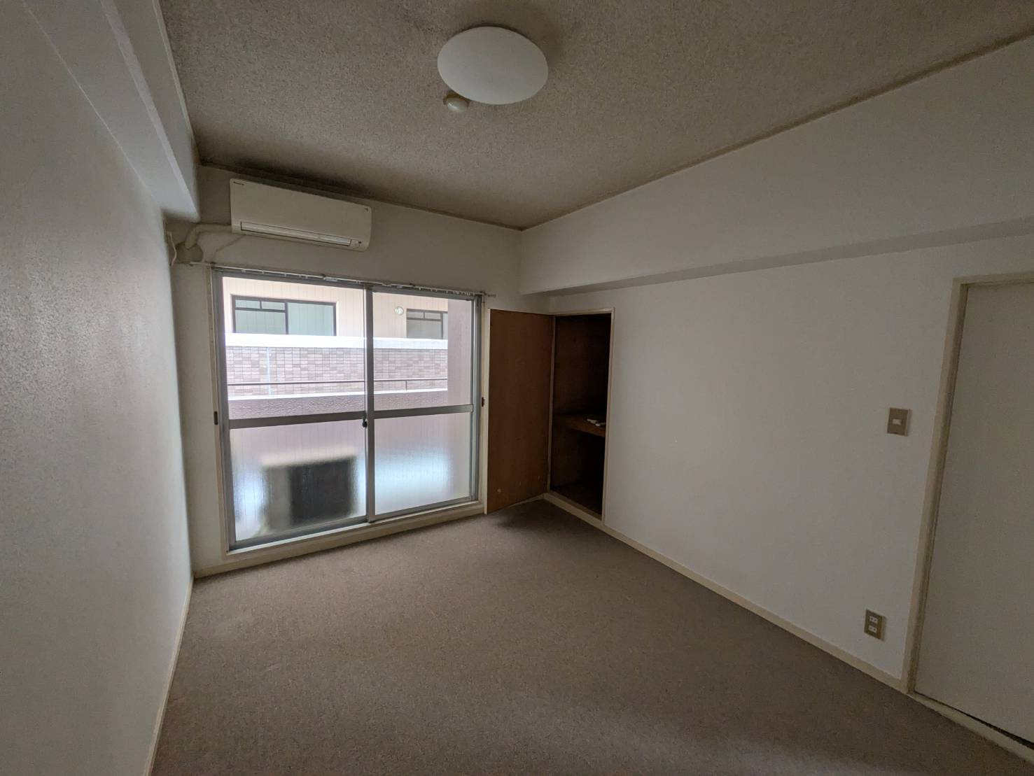 シャトー明石の居間・リビング