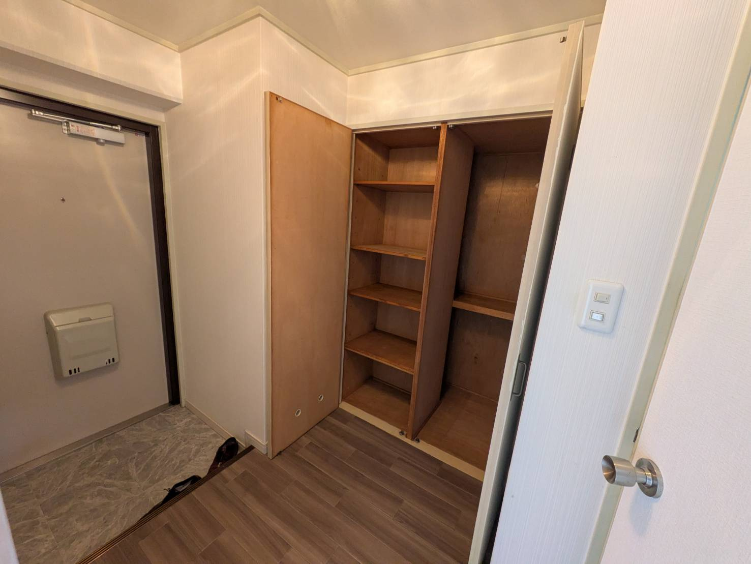 シャトー明石の玄関