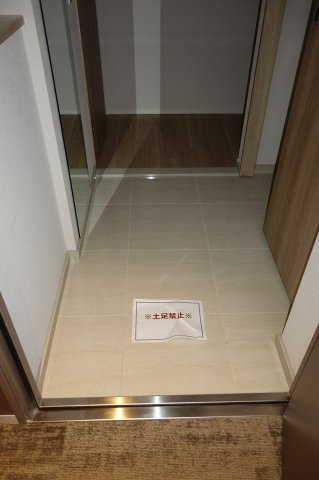 ミレーネ滝野川の玄関