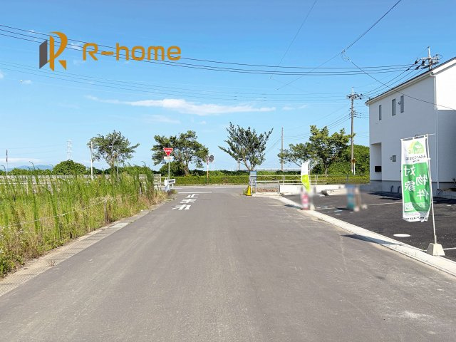 常総市本石下第12　新築戸建て　1号棟の前面道路含む現地写真|堂々！建物完成♪実際のお部屋をご見学可能です♪
ご見学が一番の資料！お気軽にお問い合わせ下さい♪