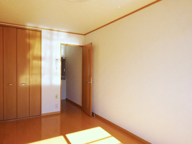 メゾン中野の洋室