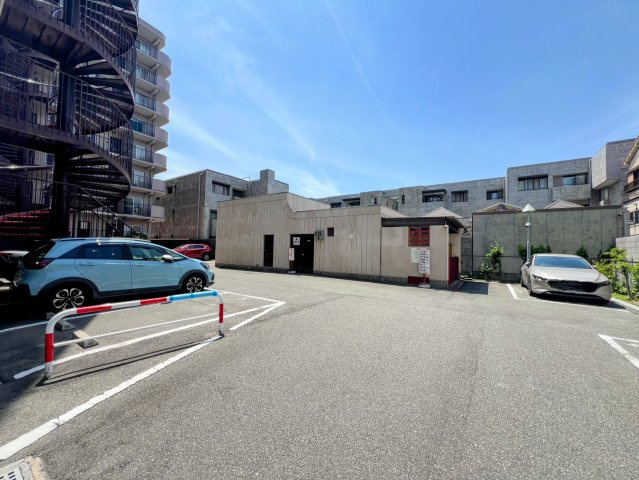 メゾンドール住吉公園の駐車場|駐車場