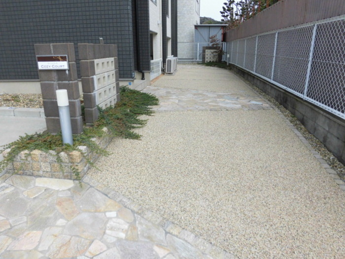 コージィコートの庭