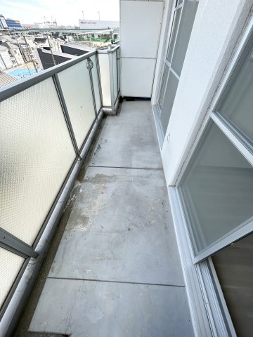 ヴィラスリースターツルハマのバルコニー