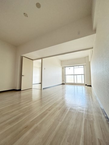 ヴィラスリースターツルハマの居間・リビング