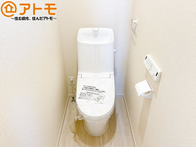 【トイレ】 | 葵区大岩三丁目2期　新築戸建　全1棟 | 毎日使うトイレだからこそ機能性を重視したいですよね！温水洗浄便座で快適な時間をお過ごしください♪
