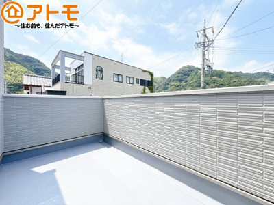 【バルコニー】 | 葵区大岩三丁目2期　新築戸建　全1棟 | 陽当りの良いバルコニーはお洗濯物はもちろんお布団もふかふかになります♪