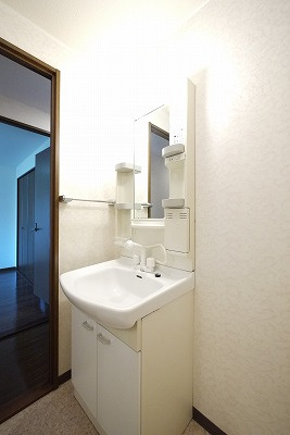 シャインブライトリー寿館の洗面所|※写真は別の部屋のものです。