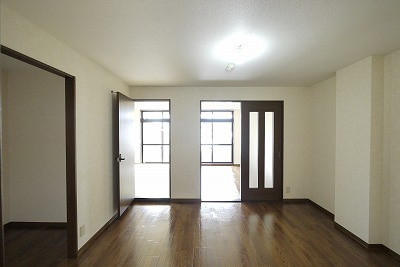 シャインブライトリー寿館の居間・リビング|※写真は別の部屋のものです。