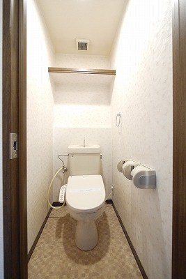 シャインブライトリー寿館のトイレ|※写真は別の部屋のものです。